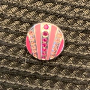 Style Dots pink crystal dot. Regular size